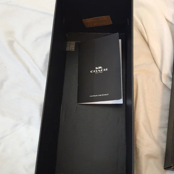 NWT Coach Lesli Leather Sandal Saddle Color - Picture 9 of 9